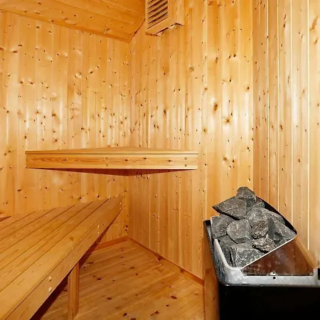別荘 Three-bedroom Holiday In 3 *